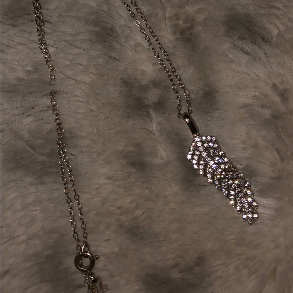 Sterling Silver 925 Feather Necklace*NWOT* Gorgeous